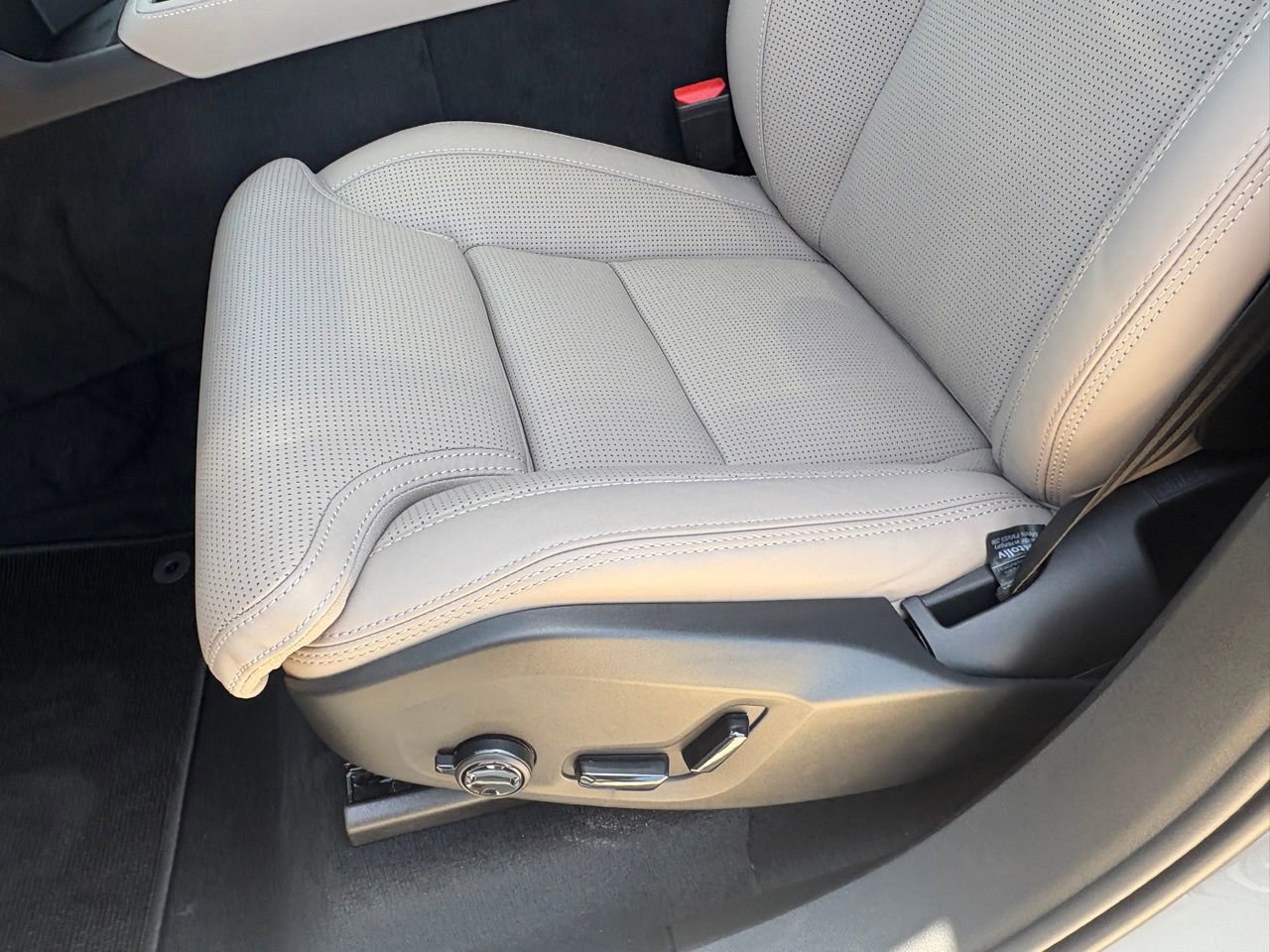 New 2026 Volvo XC90 B6 Ultra w/ Protection Package Premier image 19