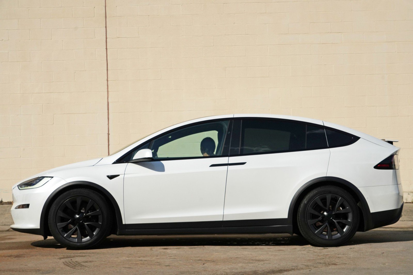 Used 2023 Tesla Model X AWD/4WD image 9