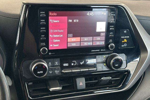 Used 2020 Toyota Highlander LE AWD/4WD image 23