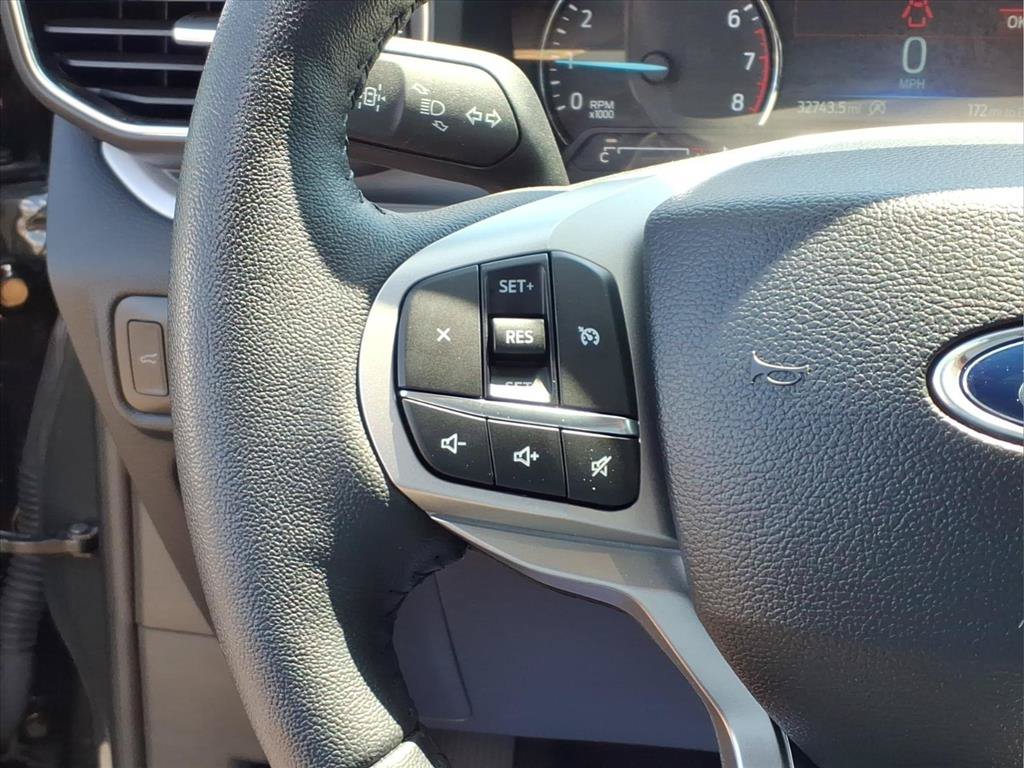 Used 2024 Ford Explorer XLT w/ Equipment Group 202A RWD image 12