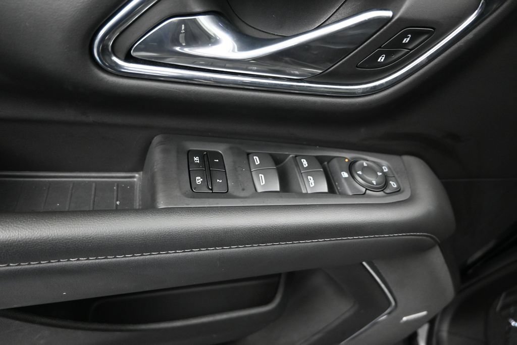 Used 2023 Chevrolet Suburban LT RWD image 11