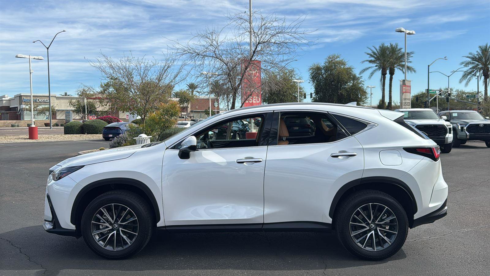 Used 2025 Lexus NX 350h AWD w/ Premium Package image 4