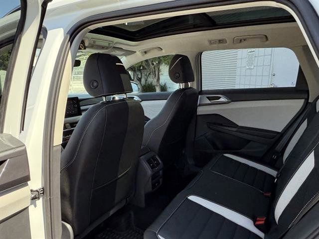 New 2025 Volkswagen Taos SEL image 17