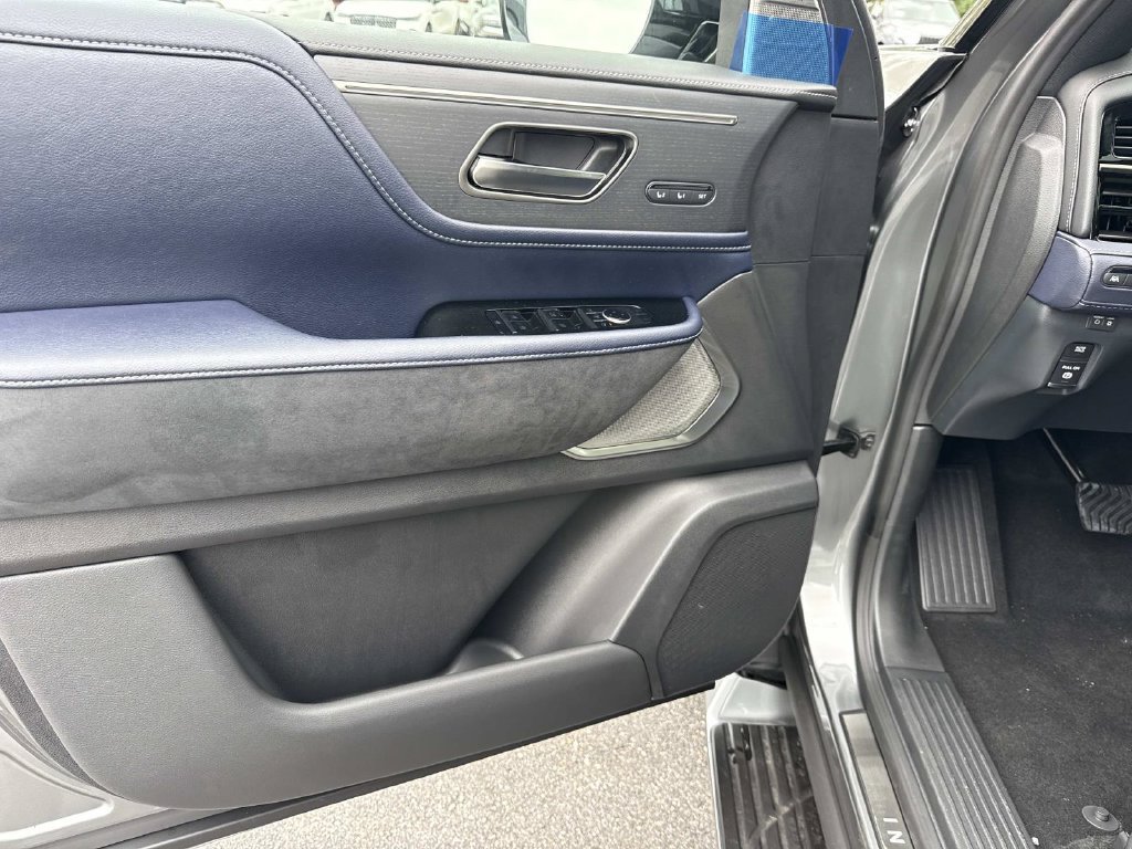 New 2027 INFINITI QX80 Sensory AWD/4WD image 16