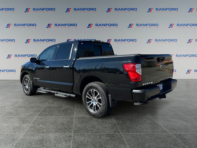Used 2021 Nissan Titan SV w/ SV Convenience Package image 3