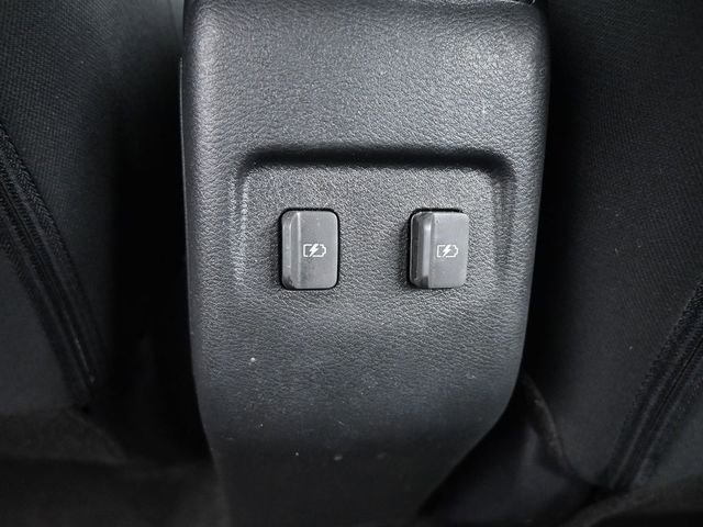 Used 2024 Nissan Kicks SR image 16