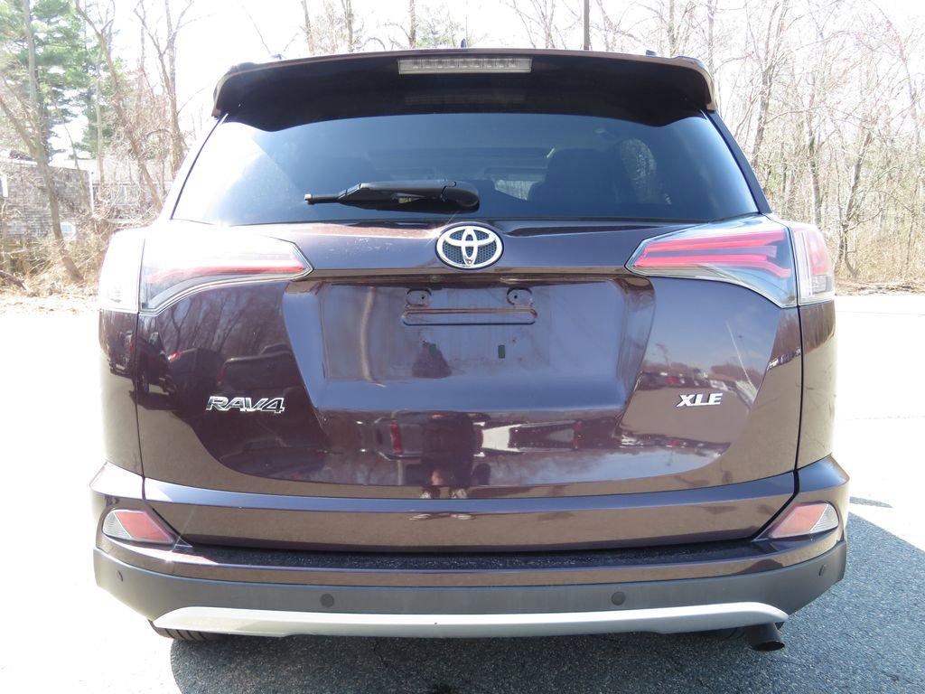 Used 2016 Toyota RAV4 XLE w/ Convenience Package FWD image 6