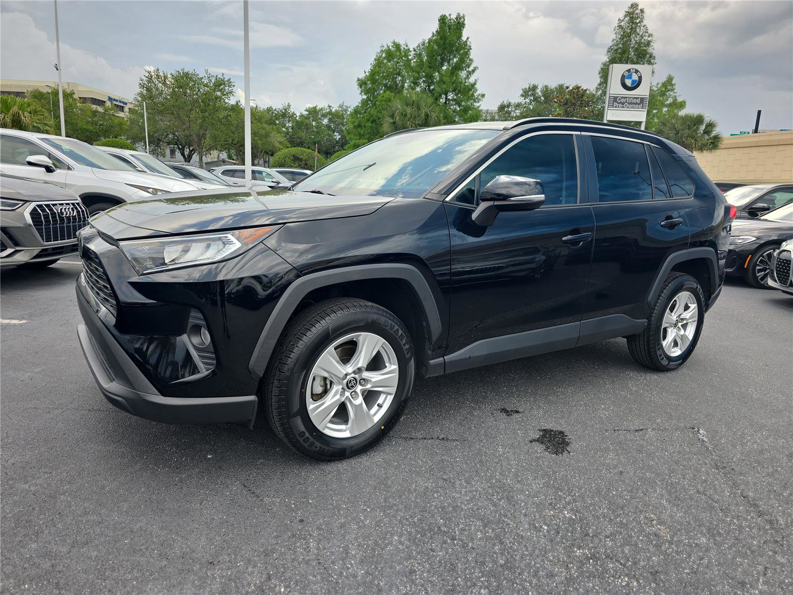 Used 2021 Toyota RAV4 XLE FWD image 6