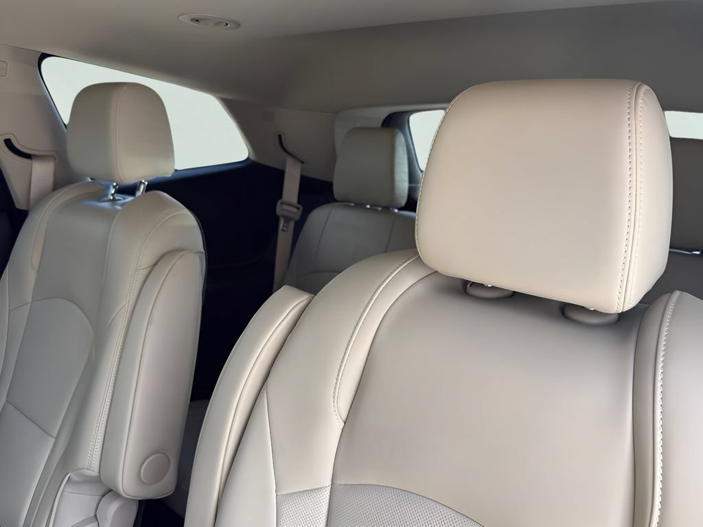 Used 2019 Buick Enclave Premium w/ Experience Buick Package FWD image 28