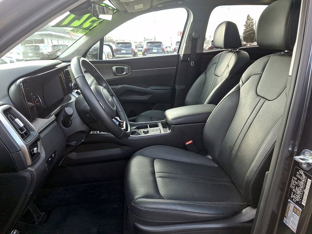 Certified 2022 Kia Sorento S w/ Panoramic Sunroof Package image 13