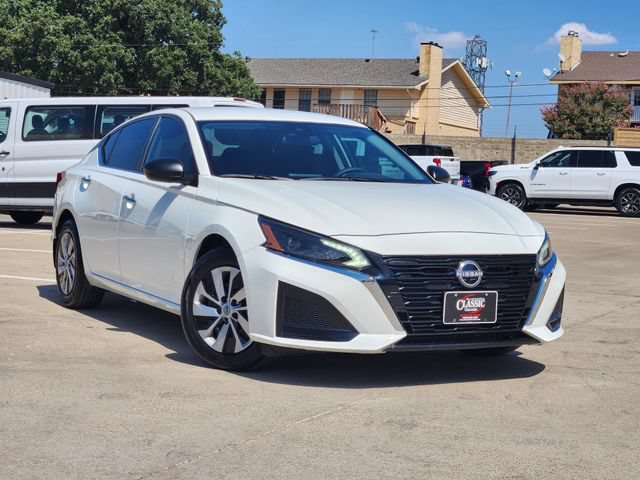 Used 2025 Nissan Altima 2.5 S FWD image 2