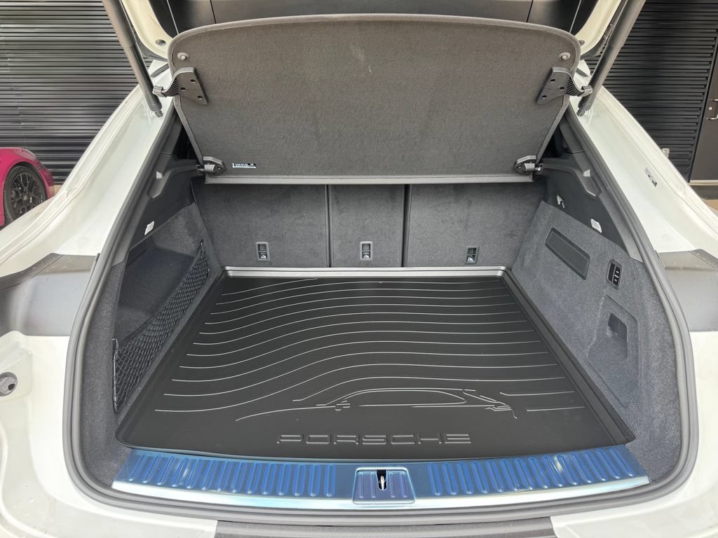 New 2026 Porsche Cayenne Coupe AWD/4WD image 7
