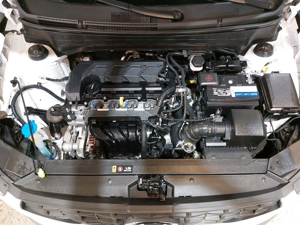 Certified 2025 Hyundai Venue SE FWD image 32