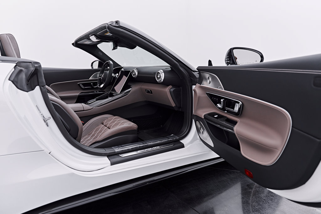 Used 2025 Mercedes-Benz SL 63 AMG 4MATIC image 35