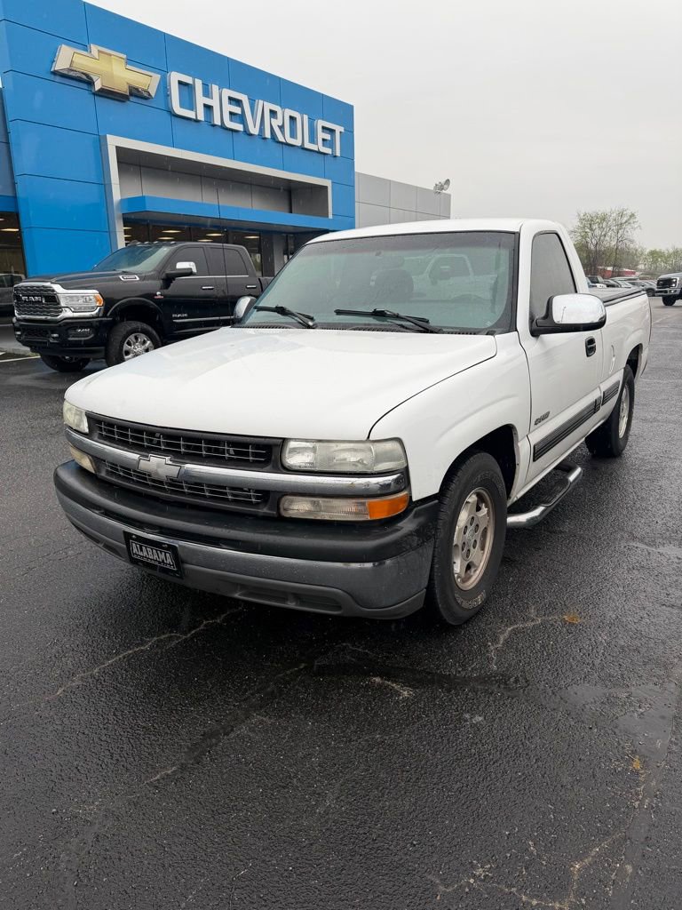 Used 2000 Chevrolet Silverado 1500 LS image 1