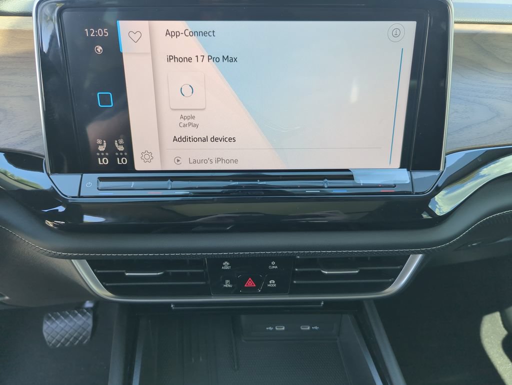 New 2026 Volkswagen Atlas SE FWD image 37