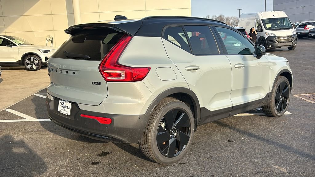 New 2026 Volvo XC40 B5 Ultra w/ Protection Package Premier image 29