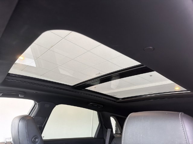 Certified 2020 Cadillac XT5 Premium Luxury w/ LPO, Floor Liner Package FWD image 24