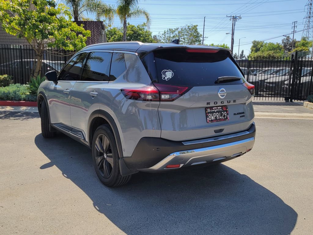 Used 2021 Nissan Rogue Platinum AWD/4WD image 2