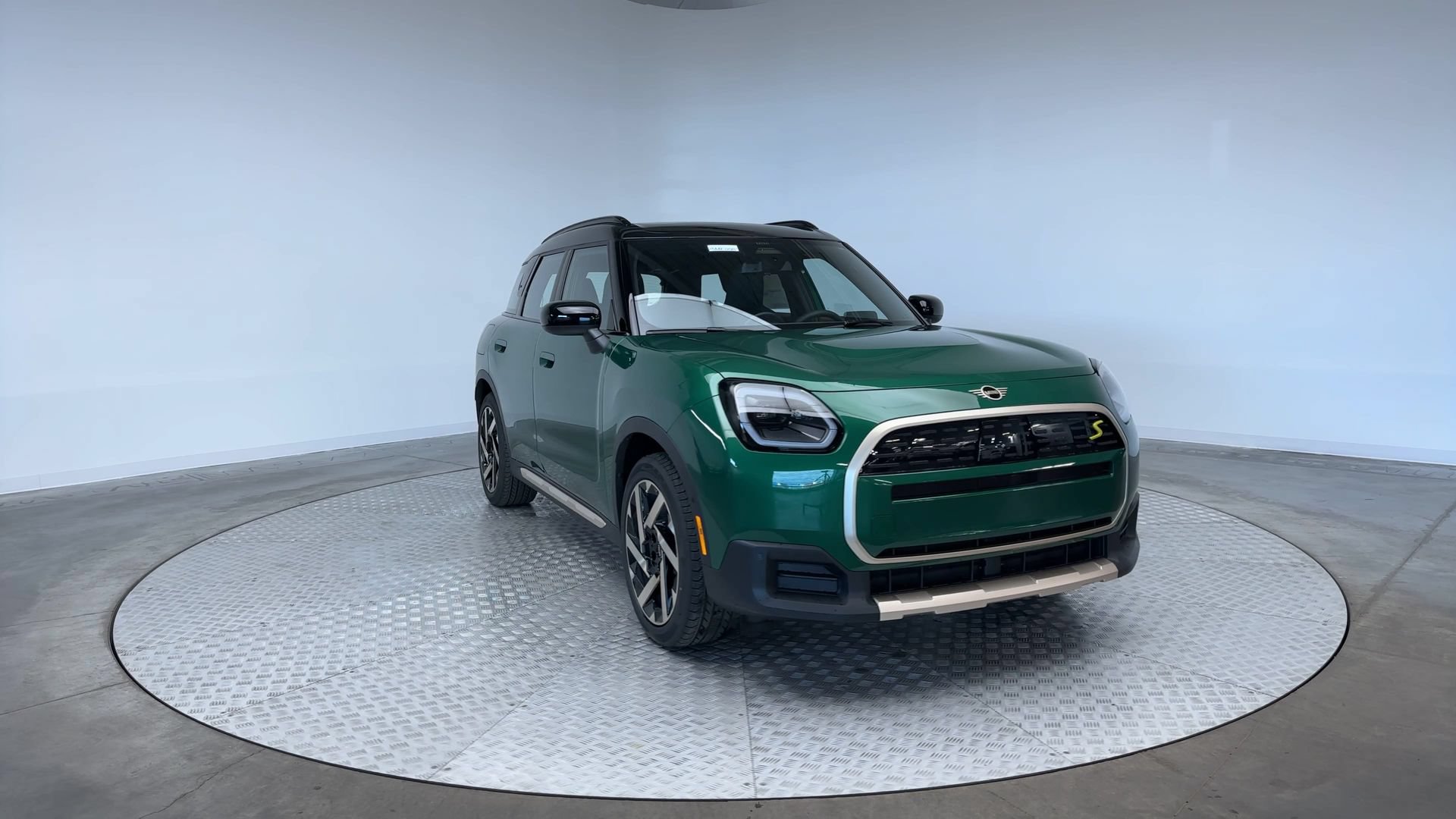 Used 2025 MINI Cooper Countryman SE AWD/4WD image 2
