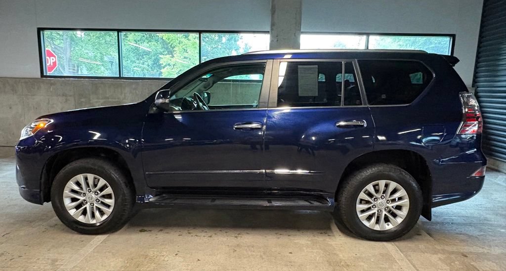 Used 2017 Lexus GX 460 Premium w/ Premium Package AWD/4WD image 2