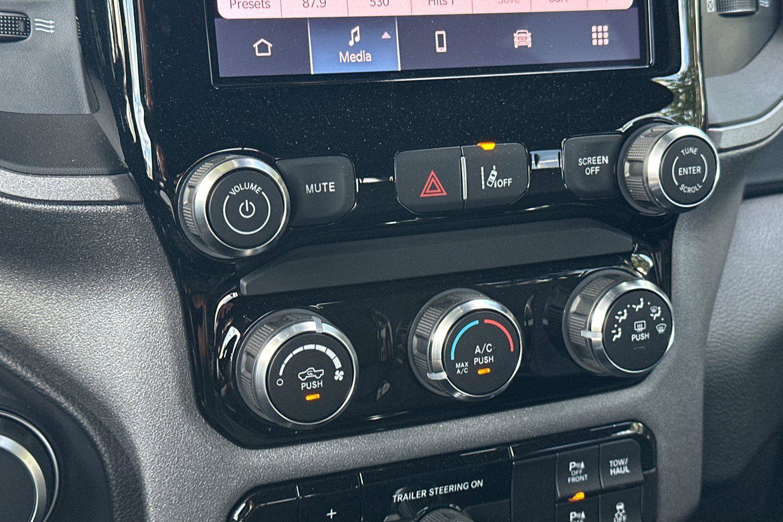 New 2026 RAM 1500 Classic Warlock image 16