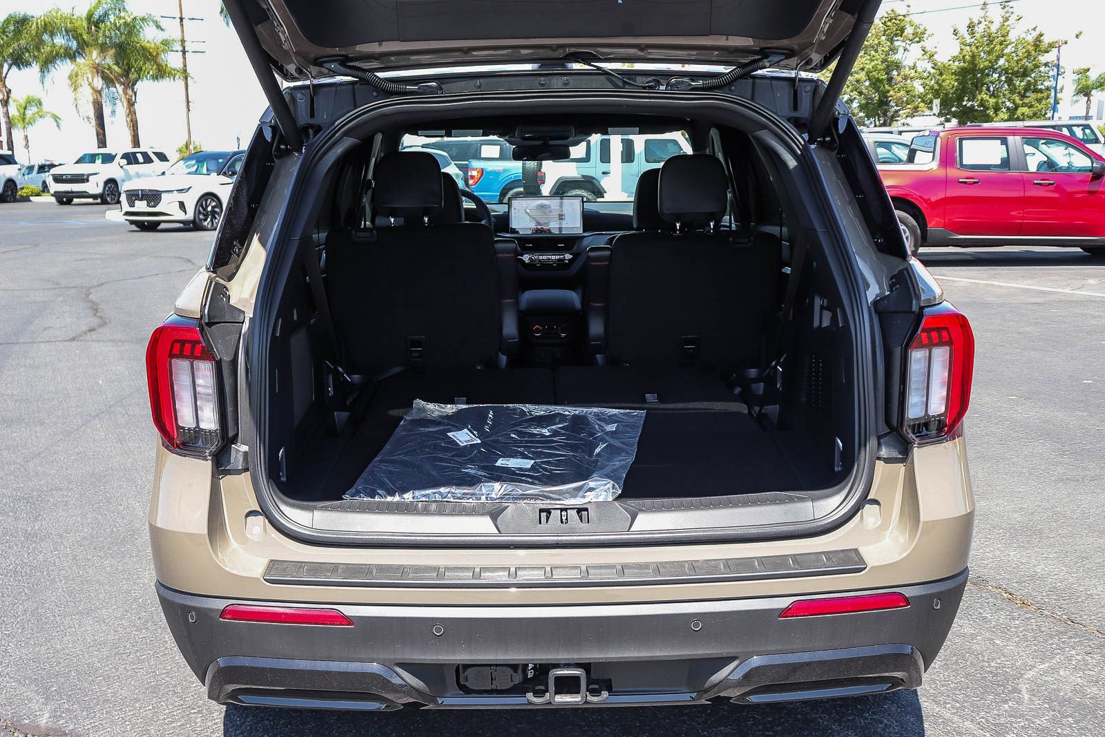 New 2026 Ford Explorer ST-Line w/ ST-Line Street Pack RWD image 27
