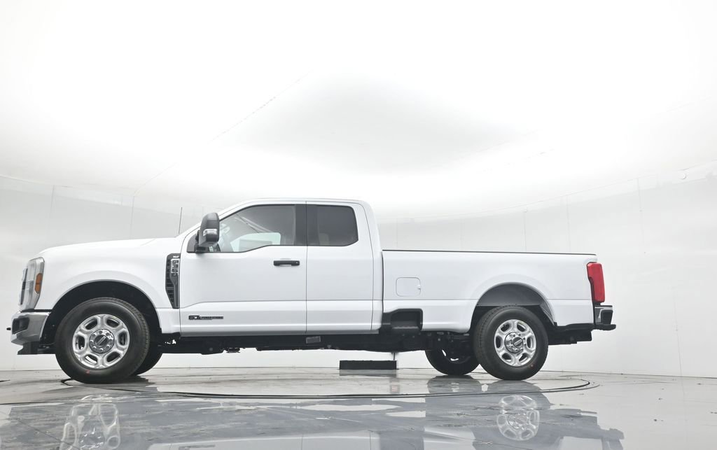 New 2026 Ford F350 XLT image 7
