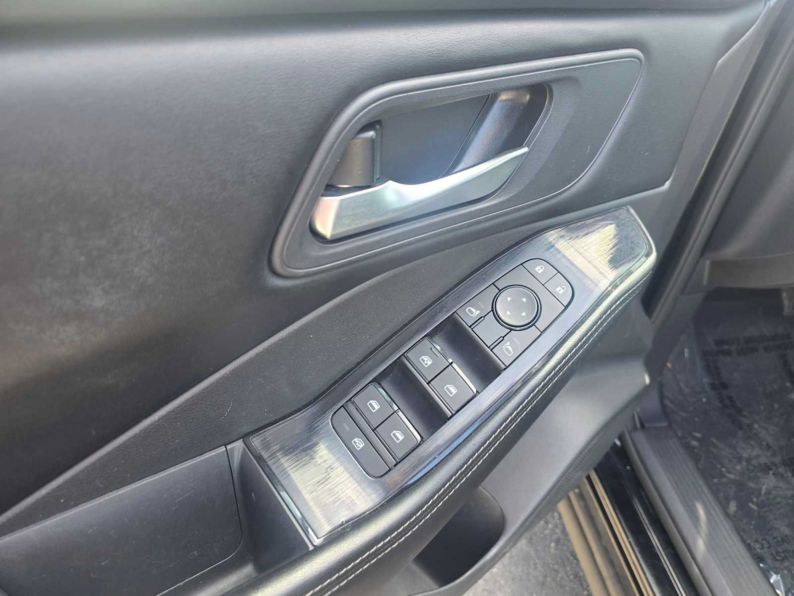 Used 2024 Nissan Rogue SV FWD image 20