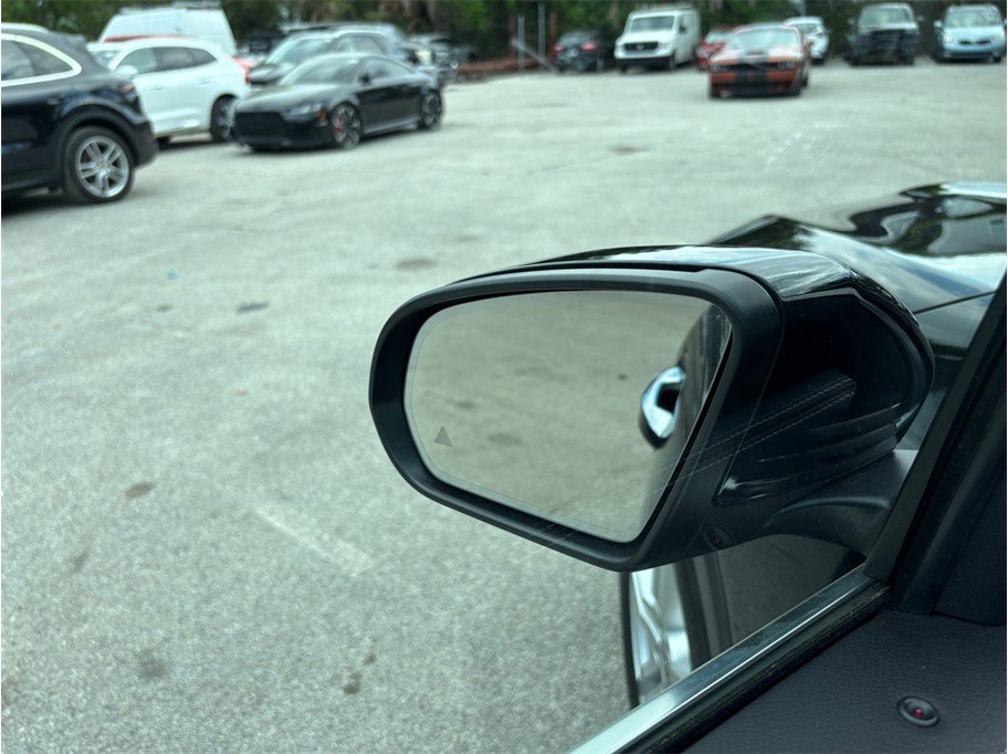 Used 2020 Mercedes-Benz GLB 250 4MATIC w/ Premium Package image 16