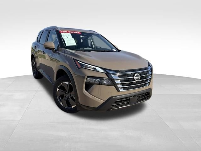 Used 2024 Nissan Rogue SV w/ SV Premium Package FWD image 3