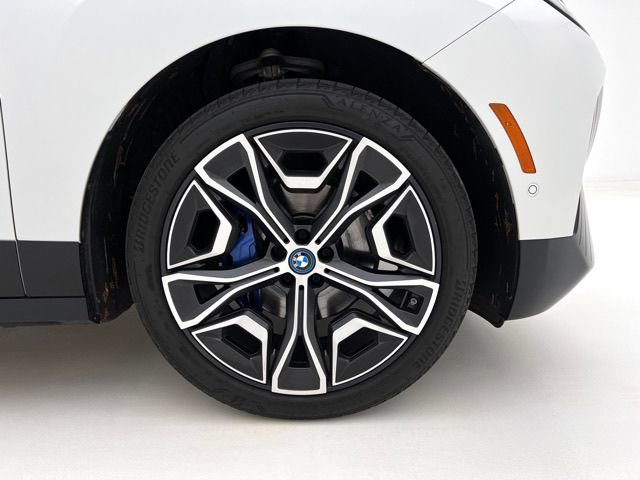 Certified 2024 BMW iX xDrive50 w/ Premium Package AWD/4WD image 30