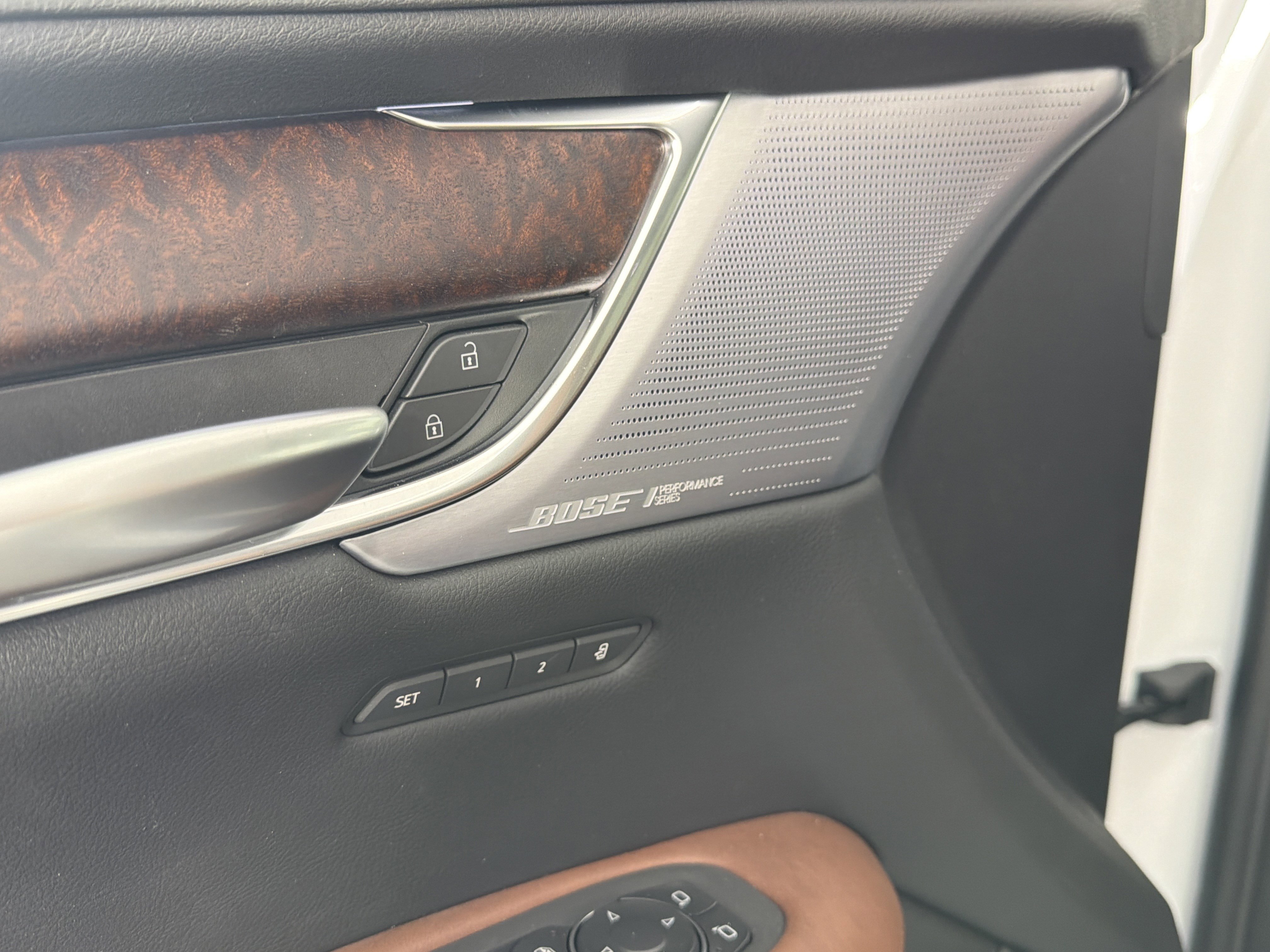 Used 2026 Cadillac XT5 Sportv w/ LPO, Onyx Lite Package AWD/4WD image 15