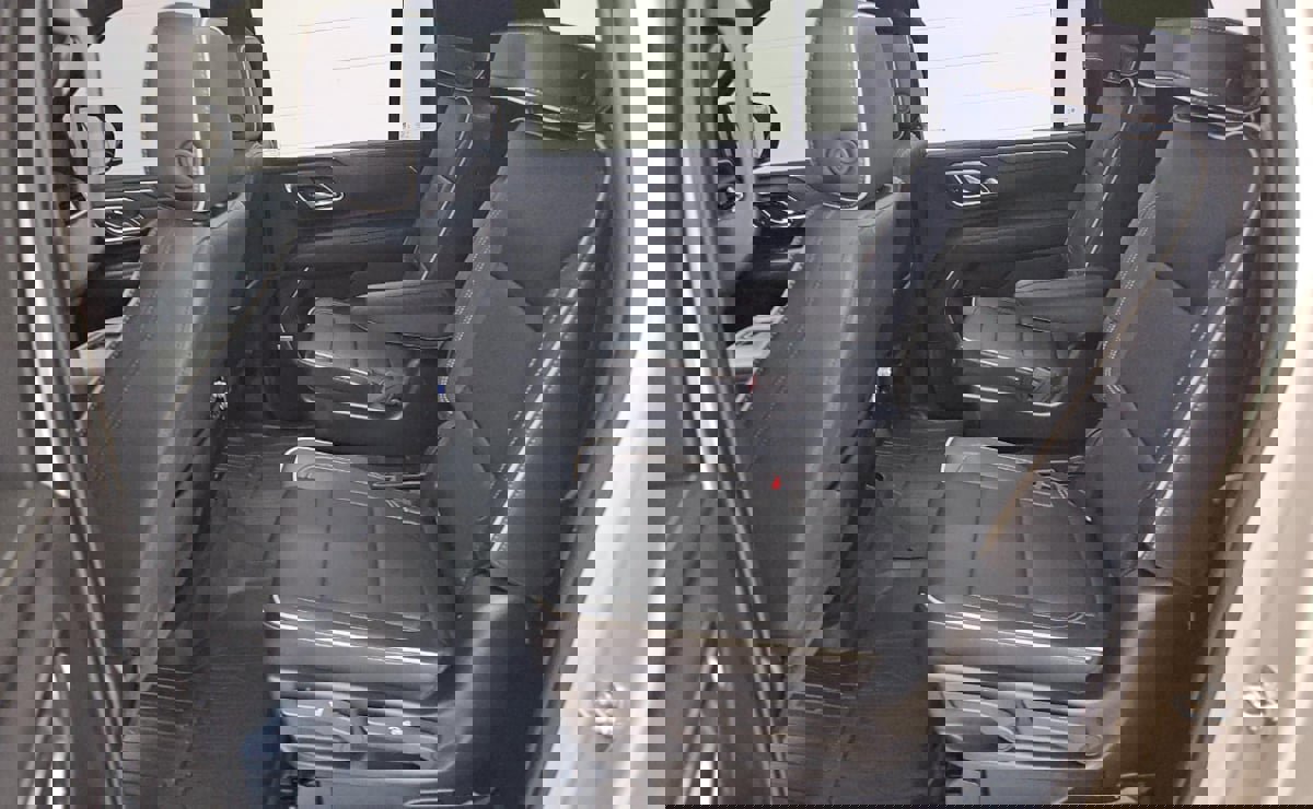 Used 2021 GMC Yukon XL SLT w/ SLT Premium Package image 10