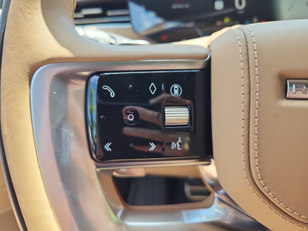 New 2026 Land Rover Range Rover Long Wheelbase SE AWD/4WD image 19