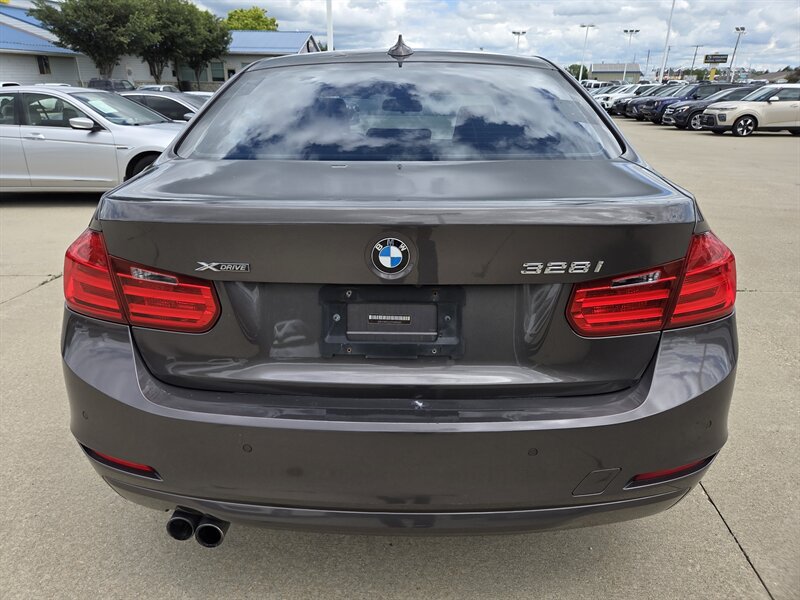 Used 2015 BMW 328i xDrive Sedan AWD/4WD image 4