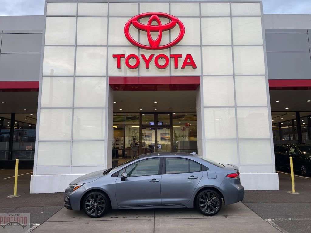 Used 2025 Toyota Corolla SE w/ Convenience Package