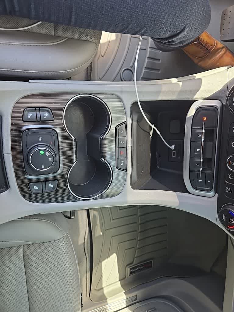 Used 2021 GMC Acadia SLT w/ Trailering Package FWD image 15
