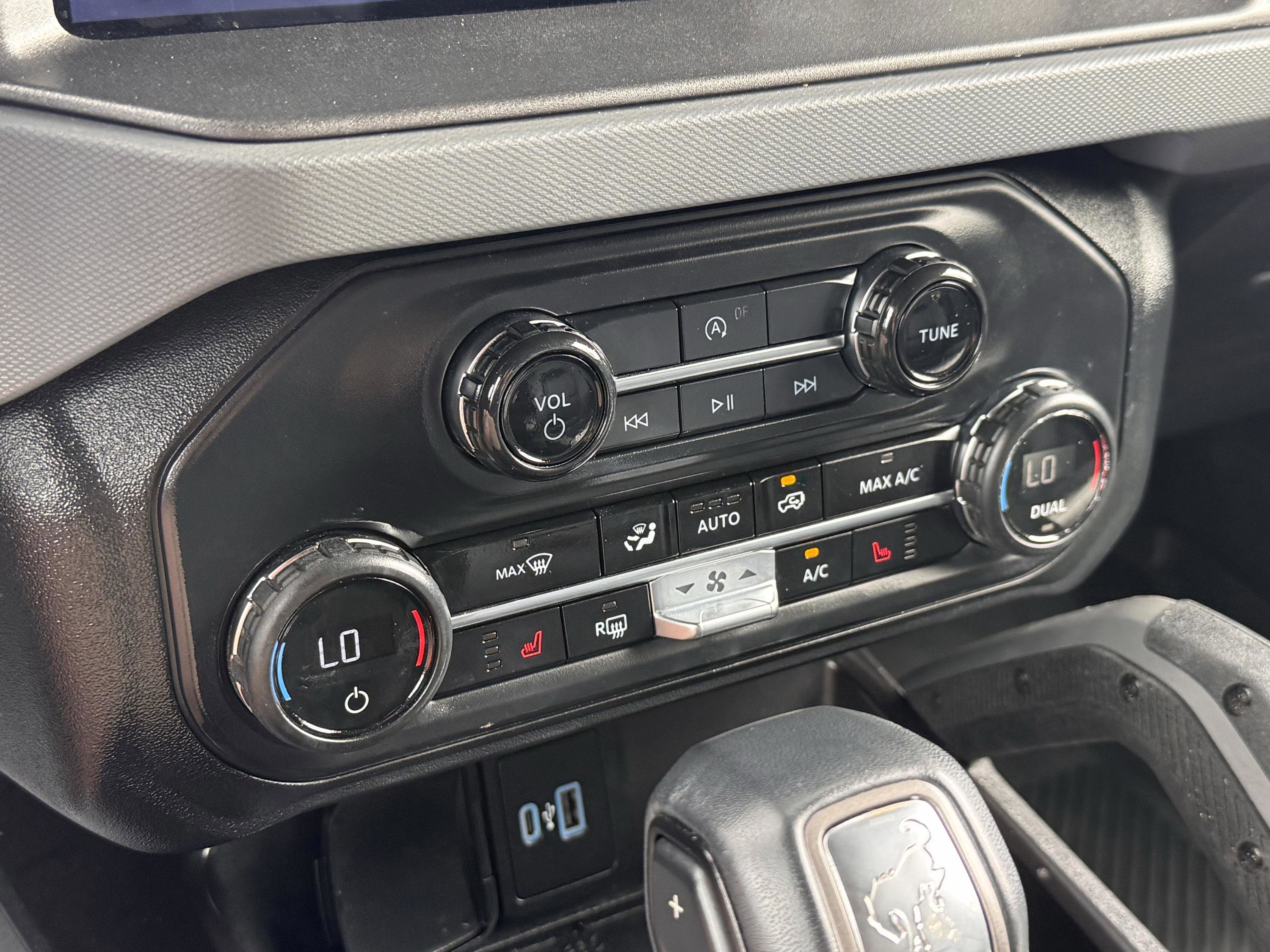 Used 2024 Ford Bronco Big Bend w/ Sasquatch Package image 11