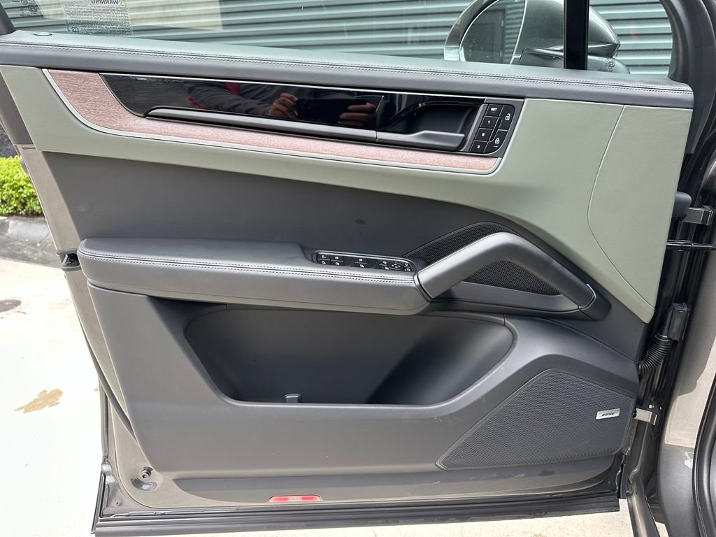 Certified 2026 Porsche Cayenne S AWD/4WD image 17