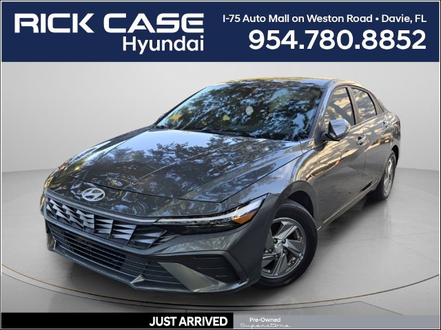 Used 2025 Hyundai Elantra SE