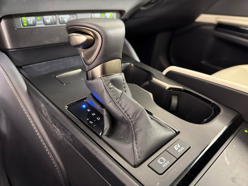 Used 2025 Lexus ES 300h w/ Premium Package image 33