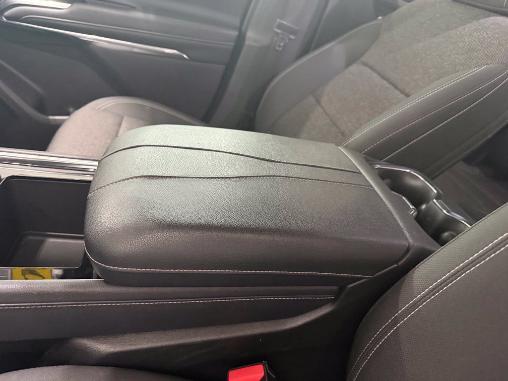 Used 2025 Chevrolet Traverse LT FWD image 28