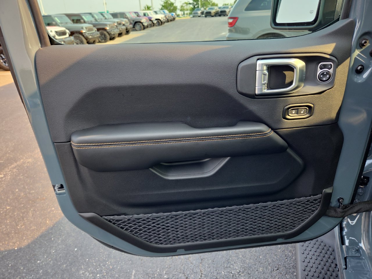 New 2026 Jeep Wrangler Unlimited Sahara AWD/4WD image 19