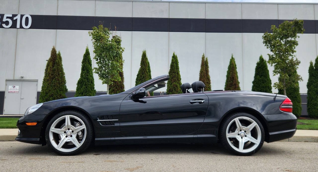 Used 2011 Mercedes-Benz SL 550 image 2