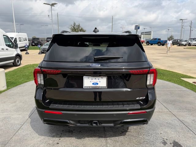 Used 2025 Ford Explorer ST-Line w/ ST-Line Street Pack AWD/4WD image 5