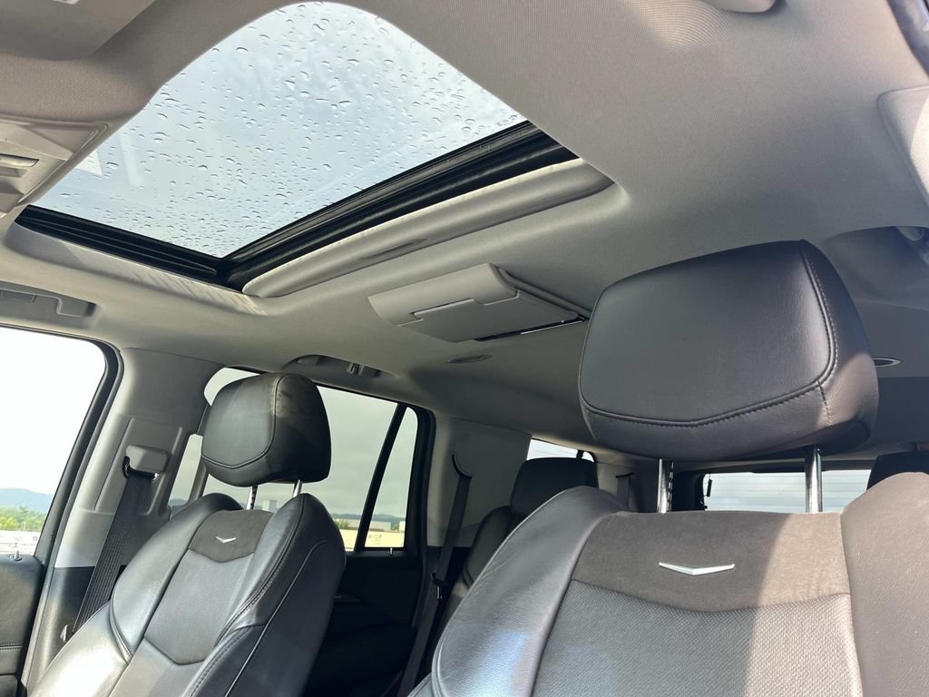 Used 2020 Cadillac Escalade Luxury AWD/4WD image 38