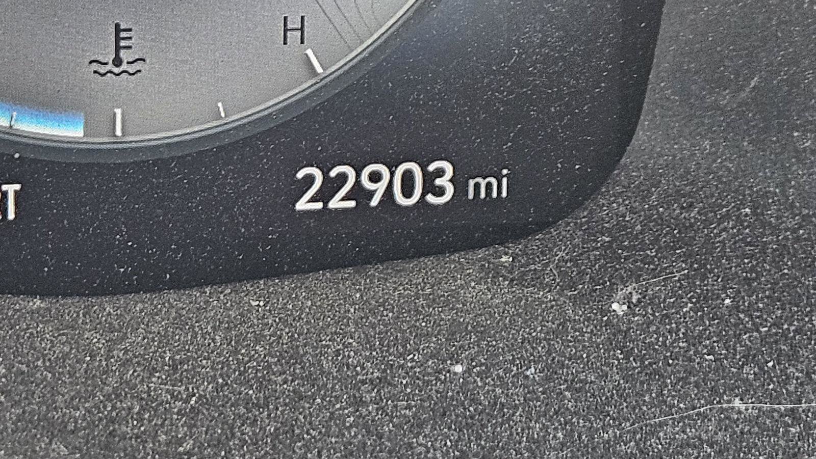 Used 2023 Hyundai Santa Fe SEL w/ Premium Package image 6