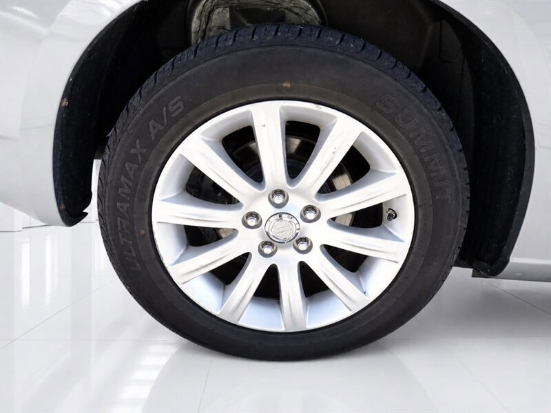 Used 2010 Chrysler Sebring Touring FWD image 26
