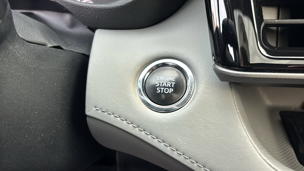 Used 2023 Toyota Highlander XLE AWD/4WD image 17